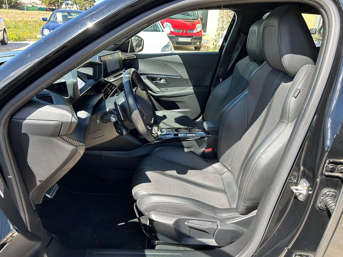 PEUGEOT 2008 GT 1.2 E-THP AUTO SPANISH LHD IN SPAIN 68000 MILES SUPERB 2020